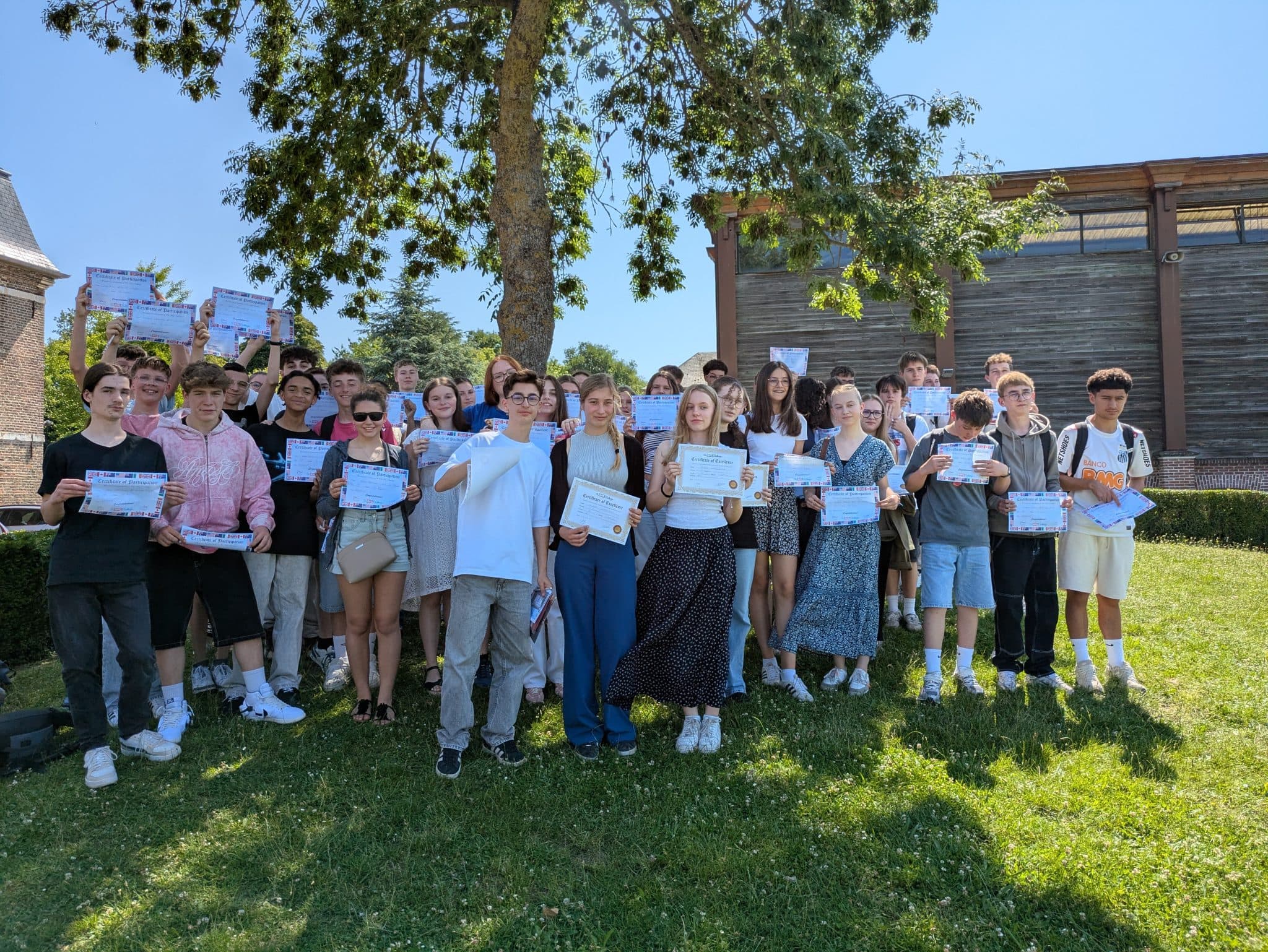 Lauréats Big Challenge avec leurs diplômes