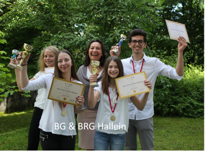 BRG Hallein - Landessieger Salzburg (level 4)
Zeljana Maksimovic, Emma Nussbaumer
(punktegleich Platz 1 im Bundesland Salzburg und Platz 4 von Österreich),
Nathalie Walkner und Melih Oener mit Mag. Monika Steigerwald