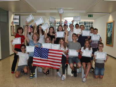 St. Marienkirchen TNMS

Die Schüler der 4.Klassen sind stolz auf die von ihnen erbrachten Leistungen!