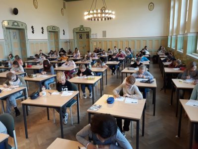 NIEDERSORBISCHES GYMNASIUM COTTBUS

Hardworking students of grades 5-7.