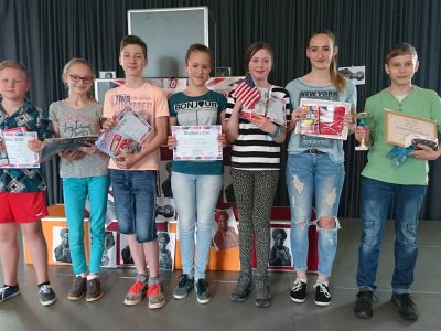 Zwickau Peter Breuer Gymnasium
Klasse 6
Jonathan Häber gewinnt den fünften Platz im Bundesland Sachsen!