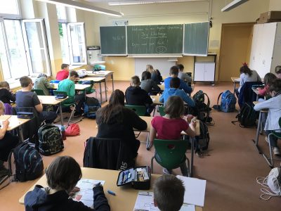 Neudietendorf, von - Bülow - Gymnasium, die Schüler geben alles, um die richtigen Lösungen zu finden