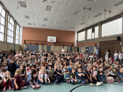 Voerde, Otto-Willmann-Schule
Große Assembly zur Siegerehrung