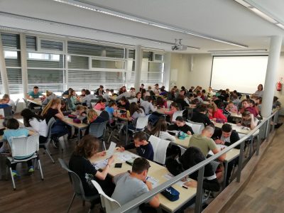 Neubrandenburg. Das andere Gymnasium e.V.

Alle Schüler hochkonzentriert und motiviert bei der Sache...