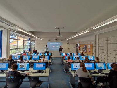 Gesamtschule Büren. Jahrgang 5 und ihre Quizmaster.