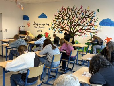 Moorhusen: IGS Marienhafe-Moorhusen
Die Schülerinnen und Schüler der Klasse 7 bearbeiten fleißig ihre Challenge.