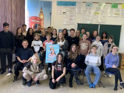 Freie Montessori Volksschule Berg/Ofr

Stolze Schülerinnen und Schüler der 7., 8. und 9., die TBC als gewinnbringende Erfahrung sehen