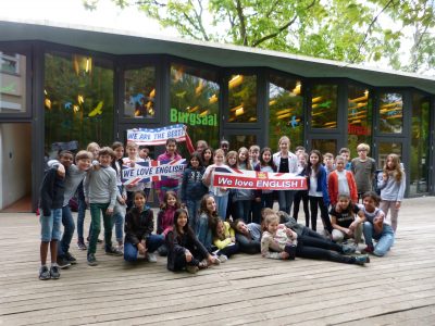 Berlin - Grundschule auf dem Tempelhofer Feld -

"We are the Best!"