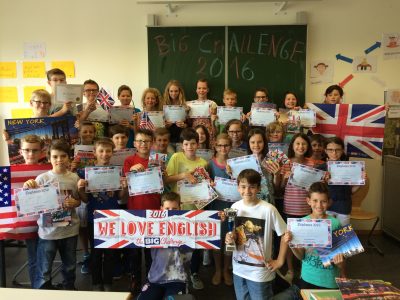 Die Klasse 5d des Hanns Seidel Gymnasium Hösbach freut sich über die Preise!