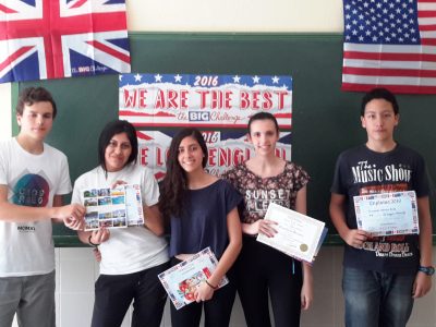 Madrid, IES Gregorio Marañón.
2°ESO. "La primera vez que participan y están así de contentos."