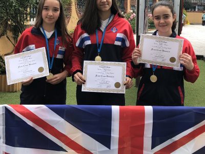 Teresa Domínguez Otero, Victoria Vigo Ledo y Lucía Bello Pérez. Triple empate en la 2ª posición regional de 2º ESO!!!