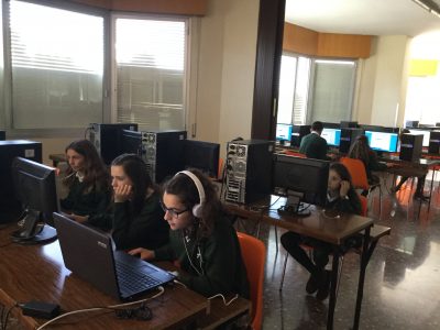 Zaragoza Teresiano del Pilar. Los alumnos realizando la prueba online