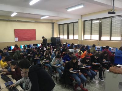 Alumnos del Colegio Milagrosa Las Nieves de 2º y 3º de ESO participan en el concurso.
Está siendo una experiencia muy enriquecedora.