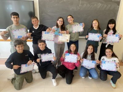 Belorado, IES Hipólito Ruiz López. Los alumnos de 1º ESO estaban muy contentos con sus premios y sus diplomas.