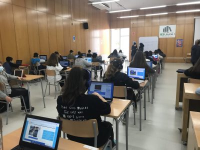 Localidad: Salou (Tarragona)
Centro: INS Jaume 1
L'alumnat de 1r,2n i 3r ESO  participant en l'activitat online d'anglès, The Big Challenge, dimarts 17/4/21.