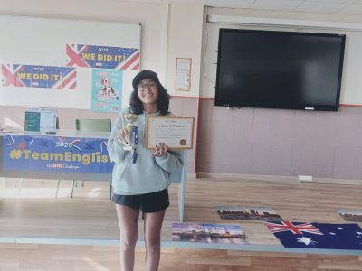 IES CRUZ SANTA ,Los Realejos (TENERIFE). La alumna Katia López Goya (2º ESO) recibe el reconocimiento a su excelente trabajo tras queda primera en la provincia.