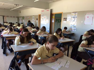 LA DEVESA, ELCHE, España

Los alumnos de 1º ESO participando en el concurso "The Big Challenge". ¡Buena suerte!
Students from 1st ESO participating in "The Big Challenge" competition. Good luck!