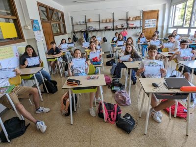 Barcelona - Colegio Sagrado Corazón- Corazonistas-
Half of the 2nd. ESO students showing their Participation diplomas.