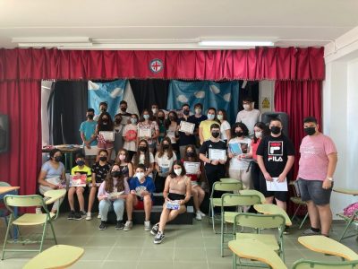 ALMERÍA, IES EL ALQUIÁN.
La ceremonia de entrega de premios la hicimos en dos días. Los alumnos que aparecen son de 1º, una parte de 3º y de 4º ESO.