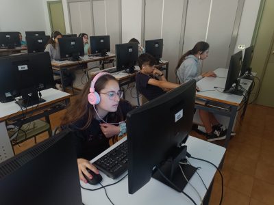 Ies Javier García Téllez
Cáceres
Alumnado del centro realizando el concurso