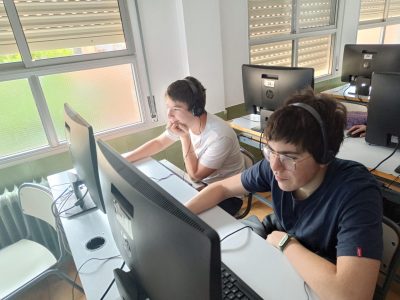 Ies Javier García Téllez
Cáceres
Alumnado del centro realizando el concurso