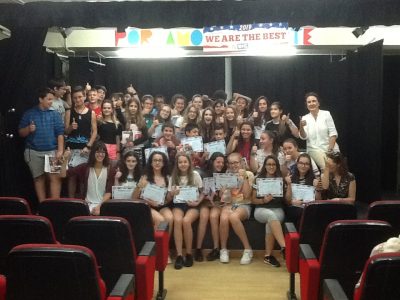 Ies VICTORIA KENT
TORREJÓN DE ARDOZ, MADRID

LO HEMOS VUELTO A DISFRUTAR UN AÑO MÁS. LOS ALUMNOS MUY CONTENTOS.