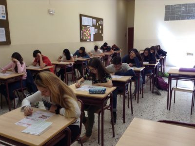 SANTA TERESA DE JESÚS - TARRAGONA-ESPAÑa
Motivated students doing their best.