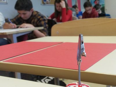 Bien sûr nous sommes aidés de notre célèbre Mini au collège de Recey sur Ource (21)