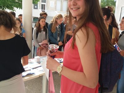 Félicitations à Justine Dhont qui remporte pour la 3°année consécutive une coupe et se classe 5° départementale niveau 3°, un parcours exemplaire et bien mérité !! (Collège Marie Rivier à Bourg St Andéol )