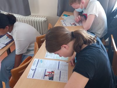 Ce matin au collège La Salle à Amiens, les 4èmes passent l'épreuve du Big Challenge!