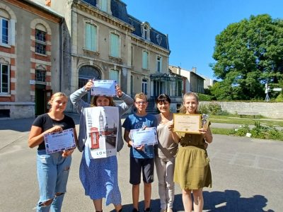 Institution Jeanne d’Arc à Commercy (Meuse). Félicitation à nos élèves de 4ème et bravo à Lou Ann, placée 3ème au niveau départemental, elle remporte la coupe.