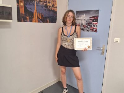 Noémie MAGROUNE (1ère BAC PRO TEB), 1ère de sa classe, 5ème au régional et 67 au national. Un grand bravo!