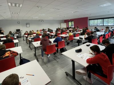 Les élèves de 6è du collège des trois vallées à Vergt ( 24380) en pleine épreuve!