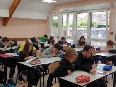 Allez les 5ème A du collège Laurent Monnier (39410) de Saint-Aubin ! You're the best!