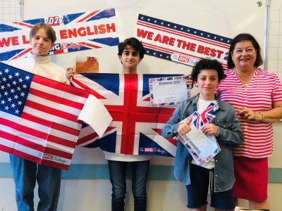 Bravo à Yann, Henryk et Benjamin de la classe 52 du Collège St Joseph du Parchamp à Boulogne! Ils sont ravis d'avoir participé et heureux des cadeaux reçus. Merci pour toute votre organisation! V. Cichowlas