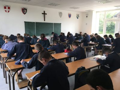 Les élèves du Collège Sainte Philomène à Saint Grégoire (Bretagne)