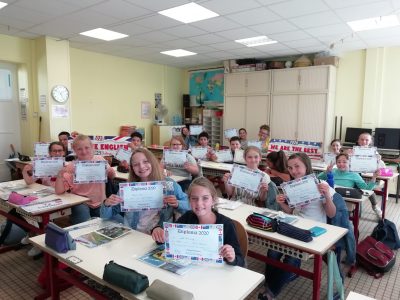 Saint Martin Boulogne. Ecole Saint Charles, classe CM2

'On est peut-être en primaire mais on est fière'