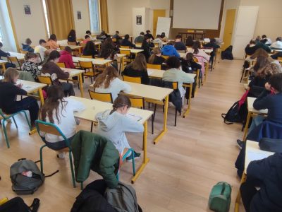 Limoges, collège Jeanne d’Arc
Des élèves concentrés et contents