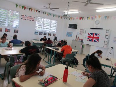 Vive le Big Challenge à l'autre bout du monde! 
Les élèves du Lycée Français de Port Vila (Vanuatu) participent pour la deuxième année au concours.
Que de concentration!