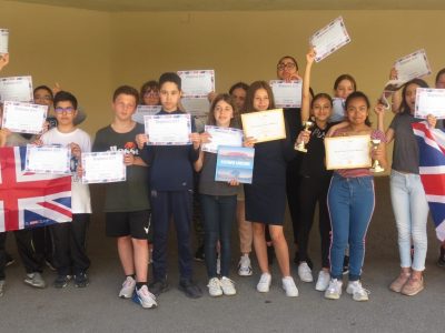 VALREAS, collège SAINT GABRIEL
La 6B-Langues au complet a participé au Big Challenge avec de très bons résultats : 2 coupes départementales pour Lili et Irina !