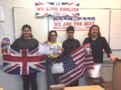 Bravo à la classe 53 du Collège St Joseph de Boulogne Billancourt. Ils ont activement participé comme l'année dernière en 6è.
Quelle joie! Mme Cichowlas