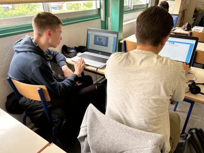 Lycée professionnel Antoine à Chenôve .
Côte d’or
Classes de 3 prépa métiers et de 2nde pro CIEL