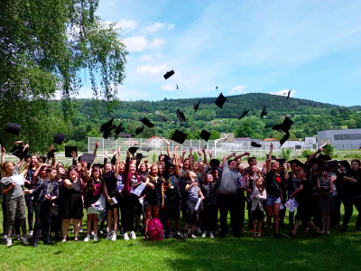 Collège de la Haute Meurthe à Fraize (88, Vosges), France
Cérémonie à l'Américaine!