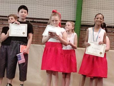 RAISMES ECOLE SAINTE FAMILLE Mme Bruneau
Nous avons mis à l'honneur les 3er enfants de la classe de CM2 (photo jointe) lors de la fête de fin d'année le samedi 22 juin.
