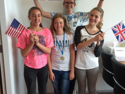 's Gravendreef College, Den Haag
Kimberly Minnaard, our 1st in level 1, supported by Dieuwertje, Zoë and Bryan