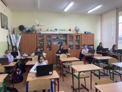 Zespół Szkoły i Przedszkola w Krzyworzece.