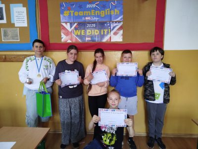 Osoby nagrodzone z jednej z klas siódmych i jednej z klas czwartych w Szkole Podstawowej nr 3 im. Bł. Ks. S. W. Frelichowskiego w Chełmży (województwo kujawsko-pomorskie). Gratulujemy!