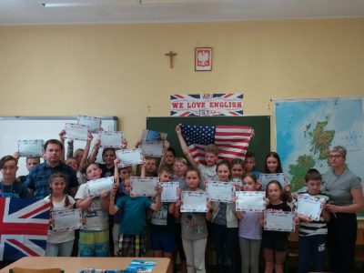 Rozdanie nagród w Szkole Podstawowej w Zdunach. Gratulujemy i pozdrawiamy serdecznie!