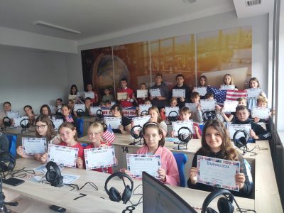 Tegoroczni uczestnicy konkursu na rozdaniu nagród w SP nr 1 w Pruchniku
