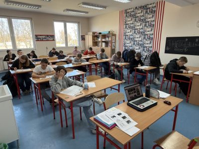 Szkoła Podstawowa w Grzywnie im. Franciszka Żwirki i Stanisława Wigury. Powodzenia!!!